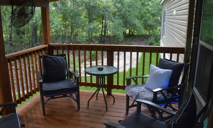 O Brien House | Our Spring Getaway Across The Street From Royal Springs