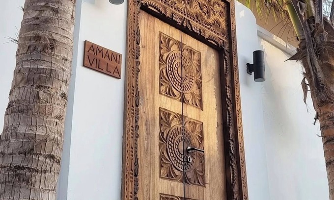 Zanzibar Town Villa | Our Villa "AMANI" on a Paradise beach