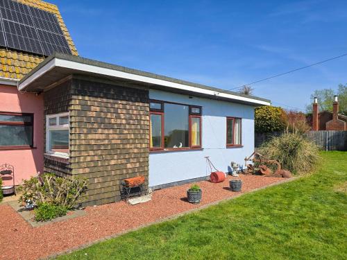 Brightlingsea House | Outer Reach Cottage