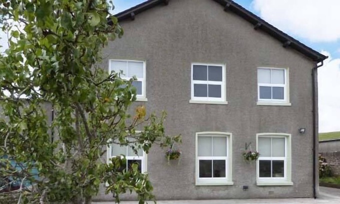 Flookburgh Cottage | OUTERTHWAITE COTTAGE, family friendly, with a garden in Flookburgh