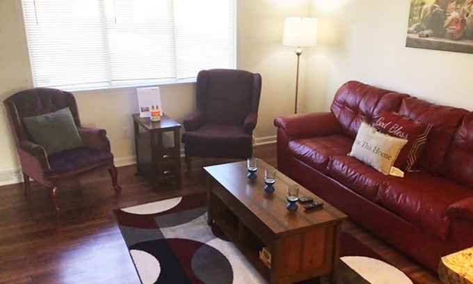 Racine House | Outstanding! Professionally Cleaned, Self Check In - Sleeps 14