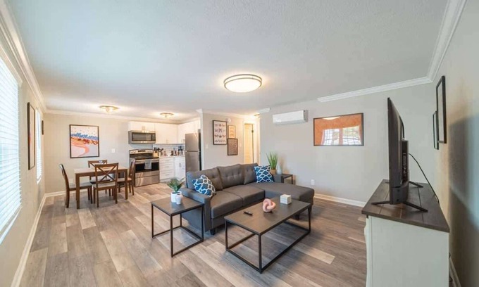 East Ocean View Apartment | OV Mosaic - Tide Suite