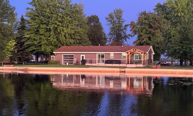 Shawano House | Over 200’ of lakefront all sand on Washington lake with a view of Shawano lake!