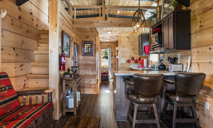 Valdez Cabin | Overlook Cabin - Valdez, NM