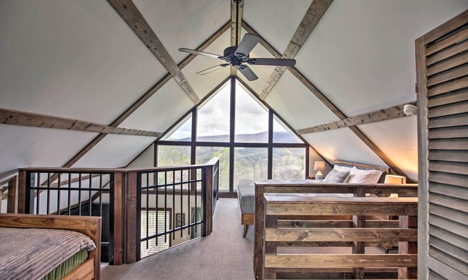 Elkton Cabin | 'Overlook Loft:’ Deck & Panoramic Shenandoah Views