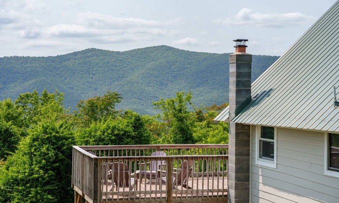 Elkton Cabin | Overlook Loft - Scenic Shenandoah Views