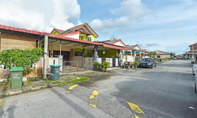 Pokok Sena District Hotel | OYO Home 90492 Sena Homestay