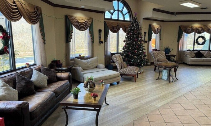 Harriman Hotel | OYO Hotel Harriman near I-40