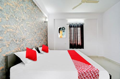 Bhopal Hotel | OYO Hotel Pearl Inn