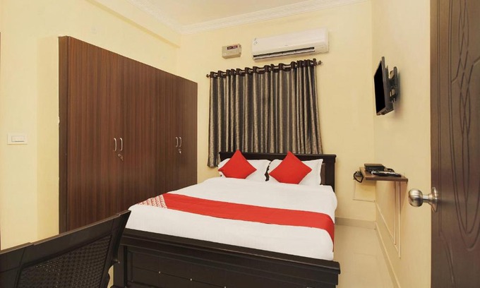Shaikpet Hotel | OYO Skyinn Near Golconda Fort