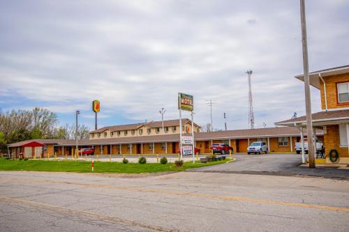 Macon Hotel | OYO Travelier Motel