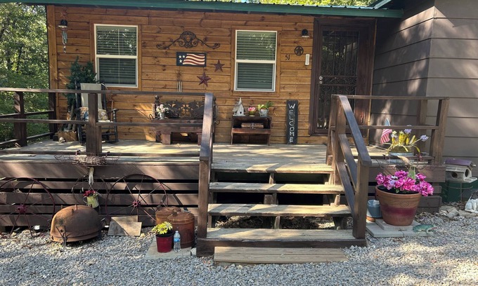 Myrtle Cabin | Ozark Acres Cabin-In-The-Woods