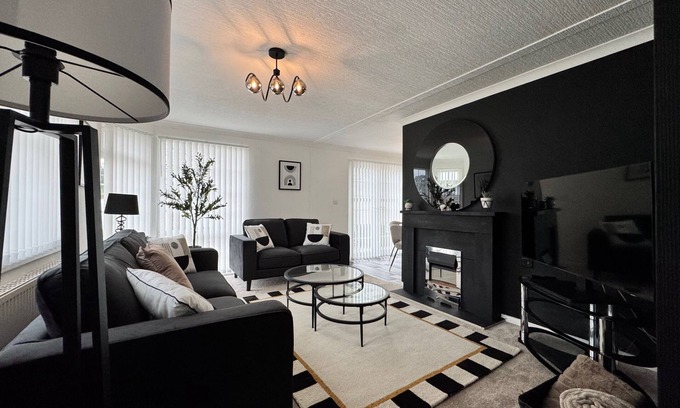 Hethel House | Paddock View - Snetterton, Norfolk