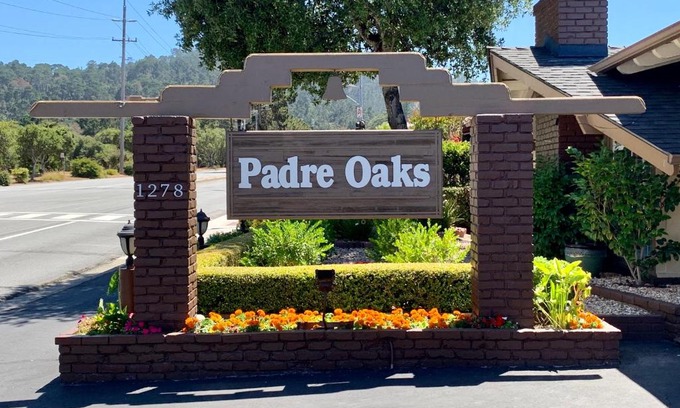 Munras Avenue Hotel | Padre Oaks