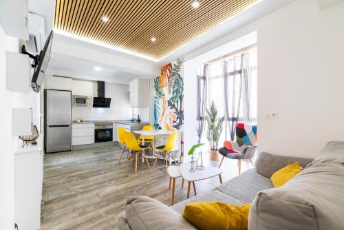 Chana Apartment | Pajaritos Suites junto a centro, estación de tren y plaza de toros