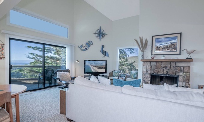 Pajaro Dunes Condo | Pajaro Dunes Resort Gorgeously Decorated Beach Condo, End Unit Private Location