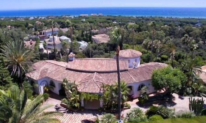 Urbanizacion Hacienda las Chapas Villa | Palatial Villa in Hacienda Las Chapas, Marbella