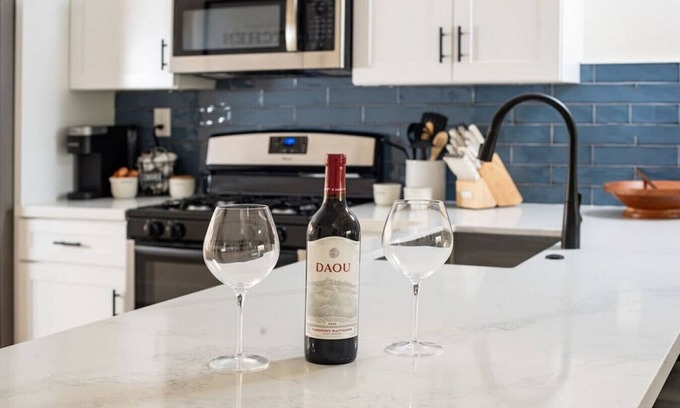 Palm Desert House | Palm Desert Oasis- steps from the pool