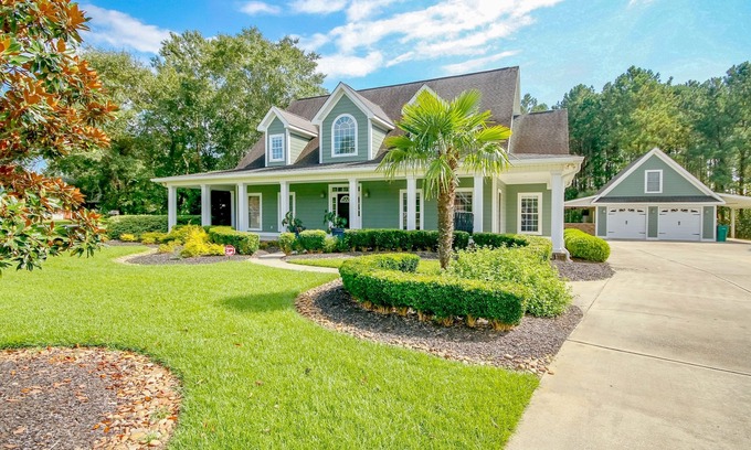 Socastee House | Palm & Gem | Luxury home in Myrtle Beach with resort-style pool, outdoor kitchen
