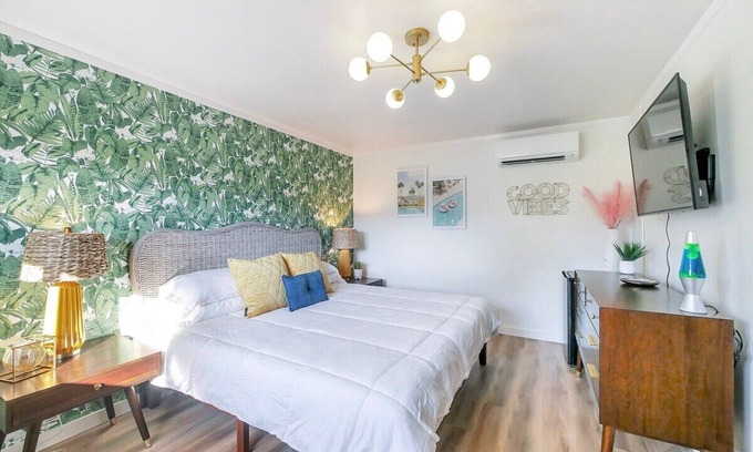 Trenton House | Palm Springs Room #1 @ Retro Boutique Motel