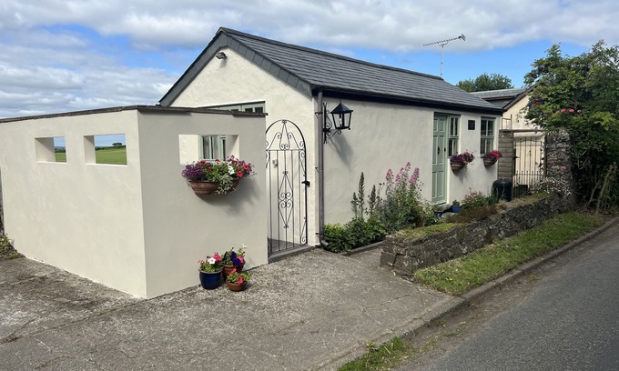 Brazzacott Cottage | PALMERS LODGE, with a garden in Egloskerry