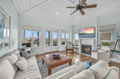 Holiday Isle House | Palmetto Cottage At Destin Pointe Resort