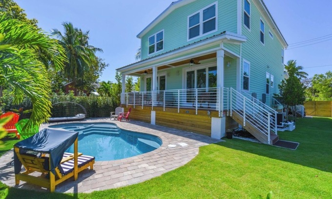 Midtown House | Palms and Pool Paradise