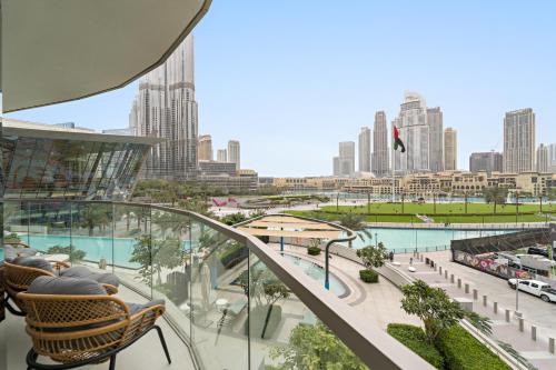 Jumeira 1 Apartment | Panoramic 2BR with Pool & Burj View Next to Mall