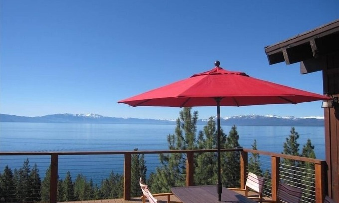 Lake Forest House | Panoramic Lake Views-Hot Tub-Pool Table