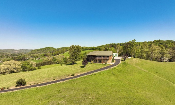 Newport House | Panoramic Mtn Views: Spacious Tennessee Home!