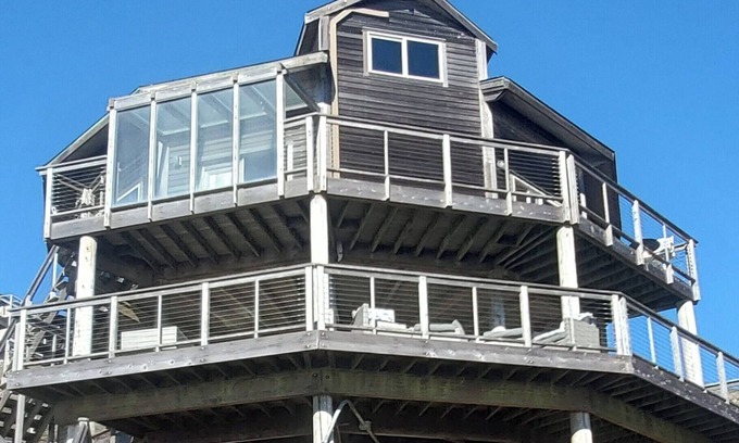 Marin County House | Panoramic Ocean Views walk to the Beach