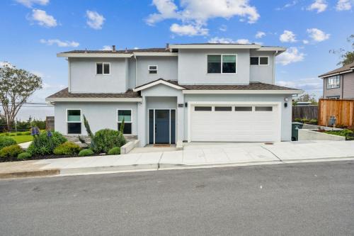 El Granada House | Panoramic Ocean Views Modern Coastal Escape home