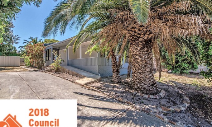 Quinns Rocks Cottage | Panoramique - holiday home with a view