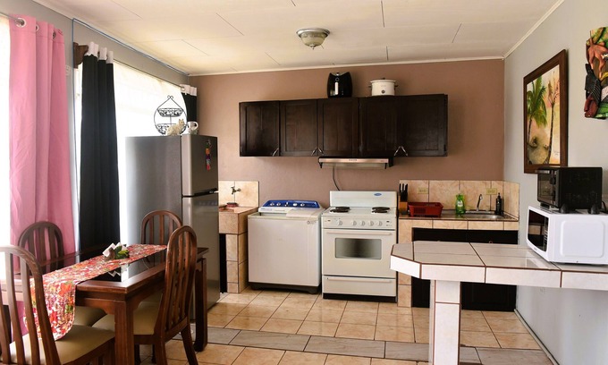 San Ramon Apartment | Papaya Dreams