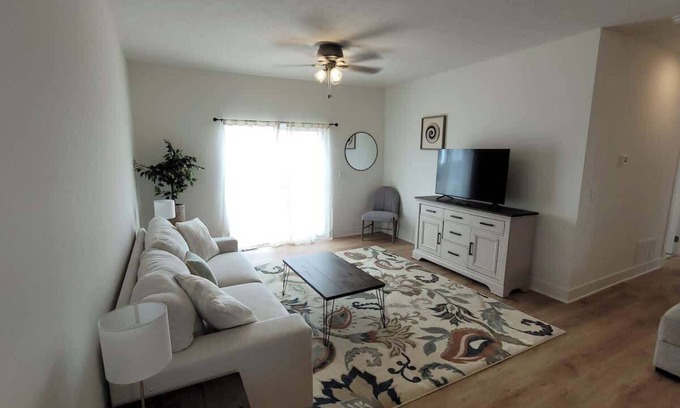 Papillion House | Papilion 4 Bd 4Ba House