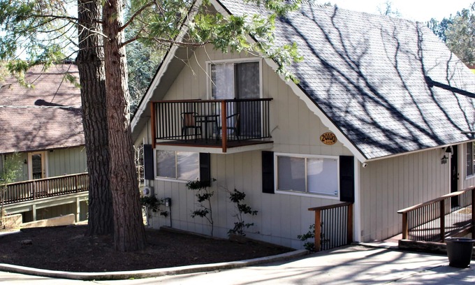 Groveland Cabin | Par-Four Paradise ~ With Golf Course Views & Your escape to Yosemite