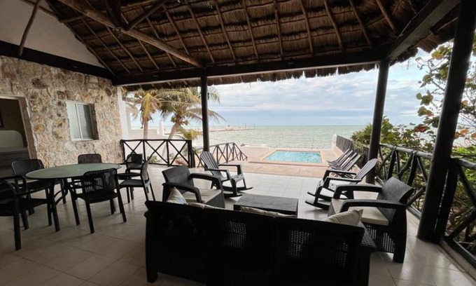 Chicxulub Puerto House | Paraíso de un piso 5 habitaciones frente al mar