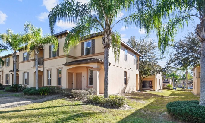 Regal Palms House | Paradise close to Disney. Heated pool Near Universal & Epic