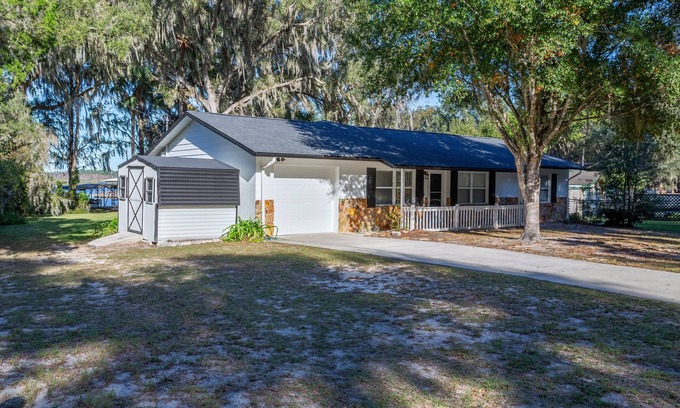 Citrus Springs House | Paradise Found - On Lake Rousseau-