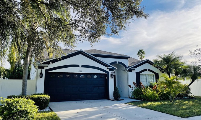 Sabal Harbour House | Paradise Heated Pool near House Near Siesta Key Beach and IMG Academy