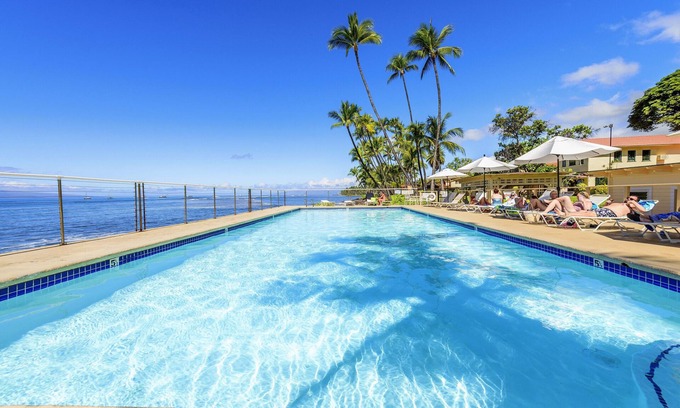 Downtown Lahaina House | Paradise in Puamana just steps to the Pacific Ocean 4 king beds