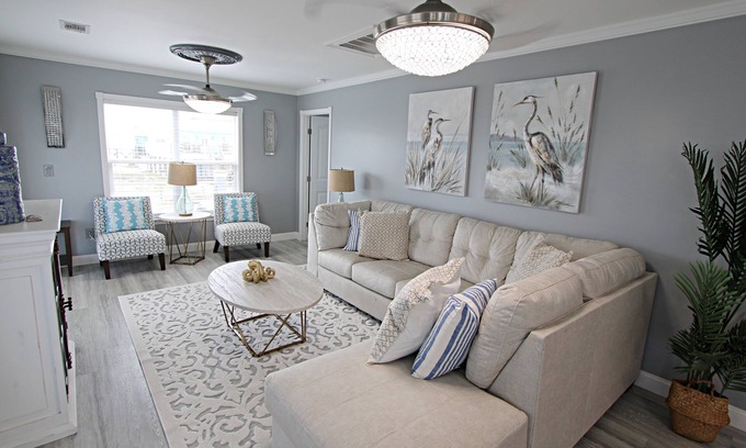 Saint Elmo House | Paradise is calling 🌴 Pick up! The beach is more affordable than you think!