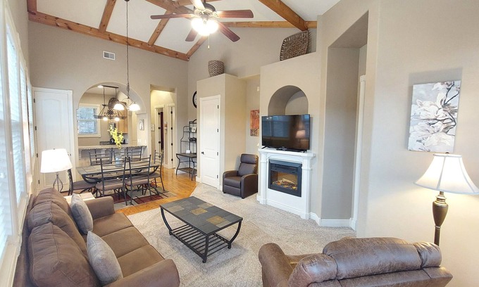 Indian Point Cabin | Paradise Point Walk-in Log Cabin by Silver Dollar City & Table Rock Lake!