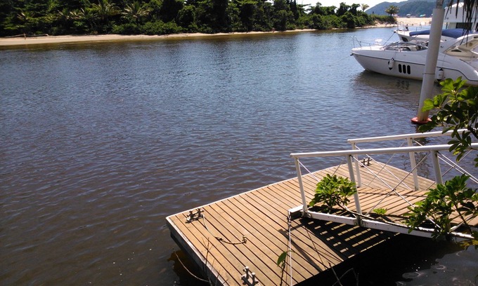Barra do Una House | Paradisiac House in Barra do Una, in front of the beach, with access to boats.