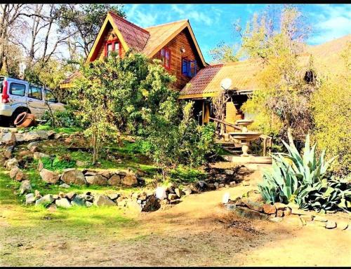 Olmue House | Parcela entre árboles nativos