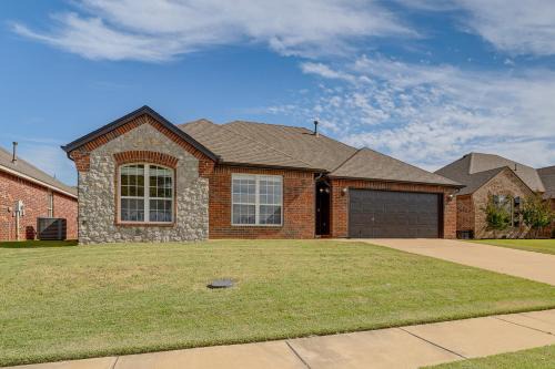 Broken Arrow House | Park and Pool Across Street, Broken Arrow Home!