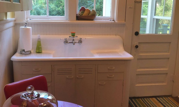 Oxford Apartment | Park and Walk, S. Lamar Historic District - Oxford, MS