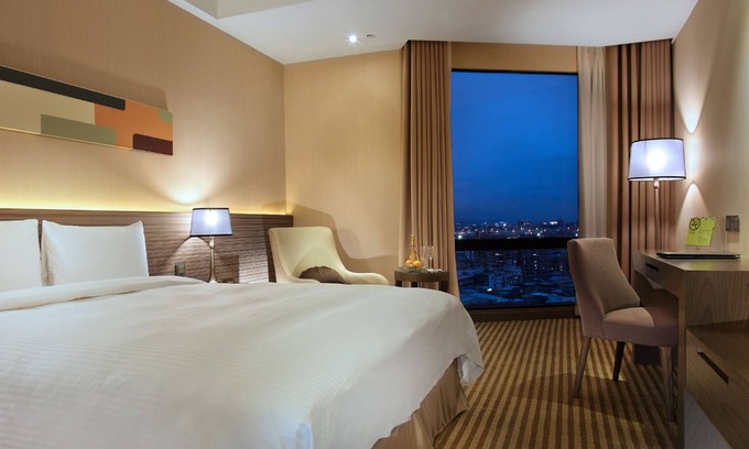 Luzhou Hotel | Park City Hotel Luzhou Taipei