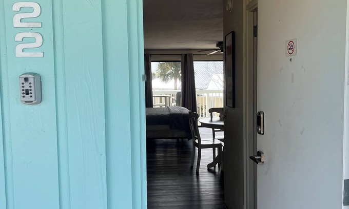 Cedar Key Apartment | Park Place Condo 222