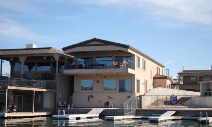 Cienega Springs House | Parker Riverfront Getaway with Private Dock, 4BR's, and Plenty of Parking!